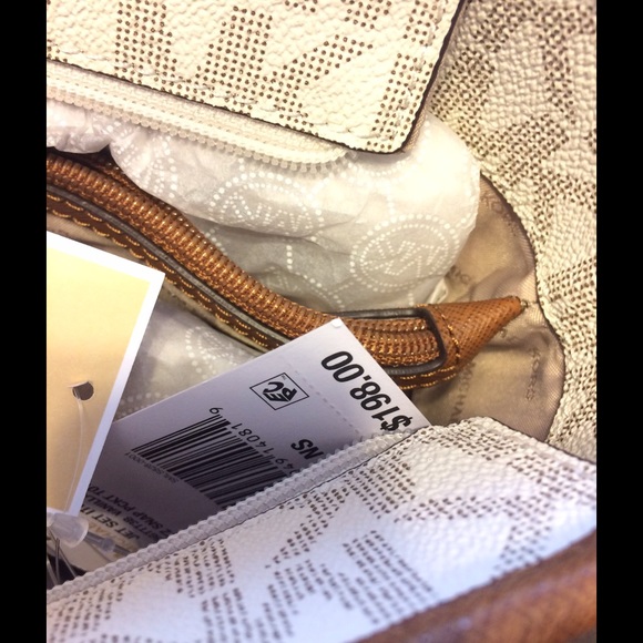 MICHAEL Michael Kors Large Jet Set. - Picture 8 of 8